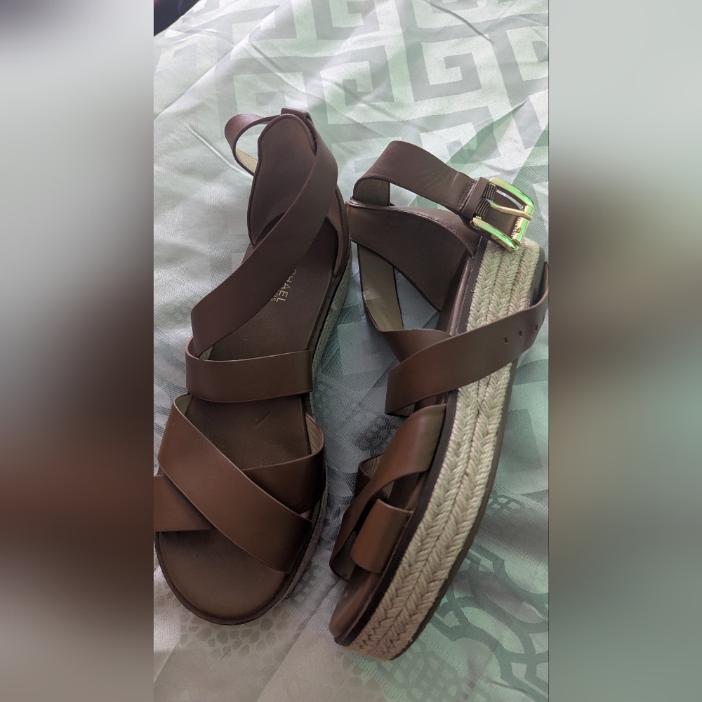 Elegant Brown Espadrille Sandals